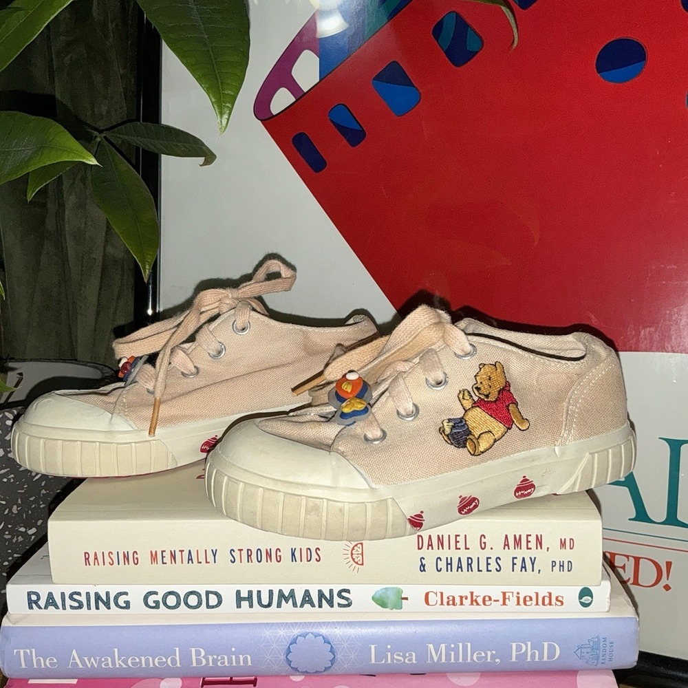 Vintage 90's Y2K Disney Winnie The Pooh Sneakers Kids 8 Youth Honey Canvas Child